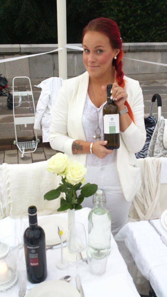 Frida på Diner en Blanc - Stockholm